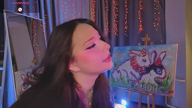 Lucy louras online show from 11/13/25, 12:31