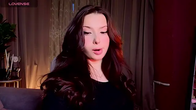 Lucy louras online show from 11/10/25, 12:10