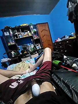 Snapshot of boysafado2521 chatting on 09/24/25, 01:24 boysafado2521 online show from 09/24/25, 01:24