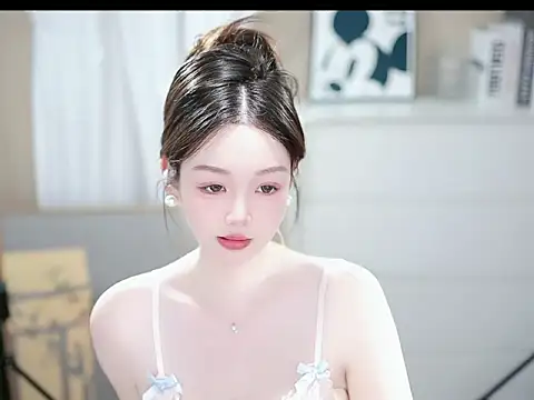 abbyli12 online show from 10/21/25, 01:21