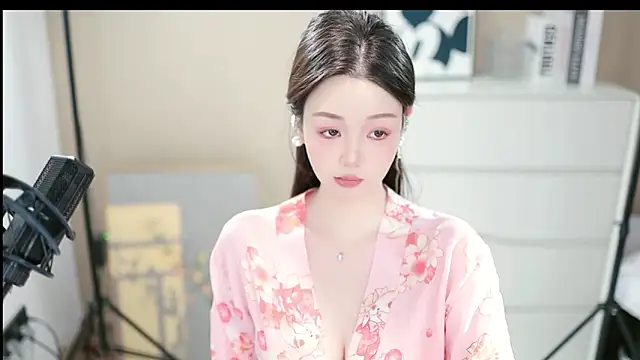 abbyli12 online show from 11/11/25, 04:13