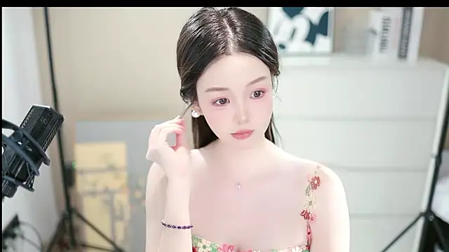 abbyli12 online show from 11/12/25, 03:27