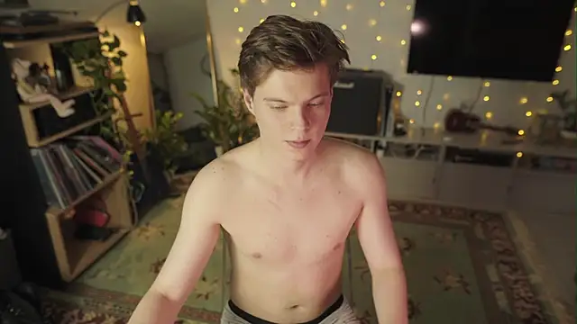 Snapshot of RusBradPitt chatting on 03/02/26, 04:47 RusBradPitt online show from 03/02/26, 04:47