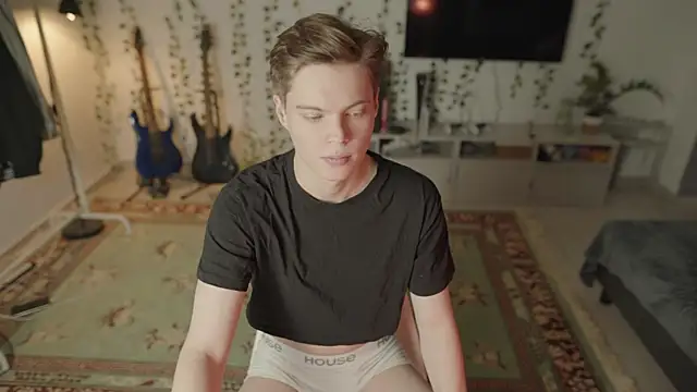 Snapshot of RusBradPitt chatting on 01/08/26, 02:12 RusBradPitt online show from 01/08/26, 02:12