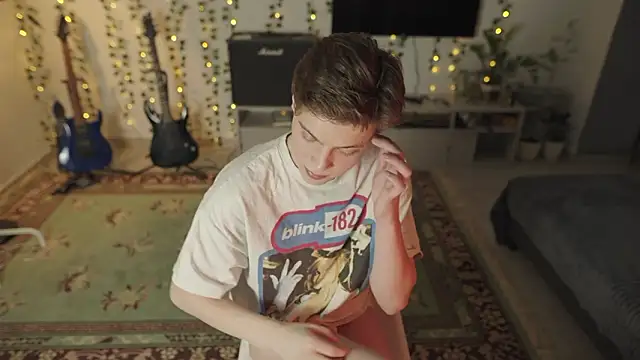 Snapshot of RusBradPitt chatting on 02/17/26, 05:43 RusBradPitt online show from 02/17/26, 05:43