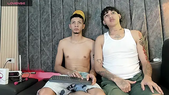 Snapshot of DustinandJordan chatting on 11/06/25, 09:41 DustinandJordan online show from 11/06/25, 09:41