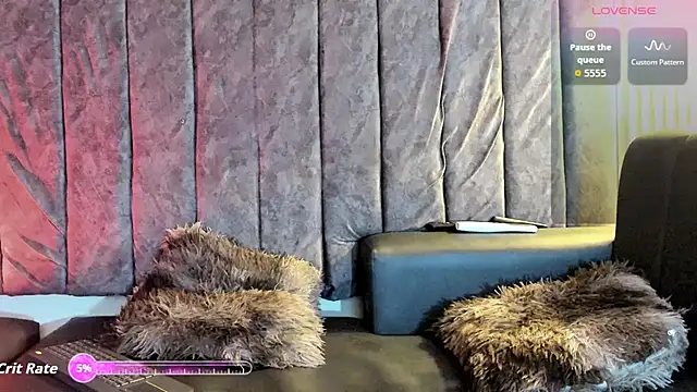 Snapshot of DustinandJordan chatting on 11/05/25, 04:26 DustinandJordan online show from 11/05/25, 04:26