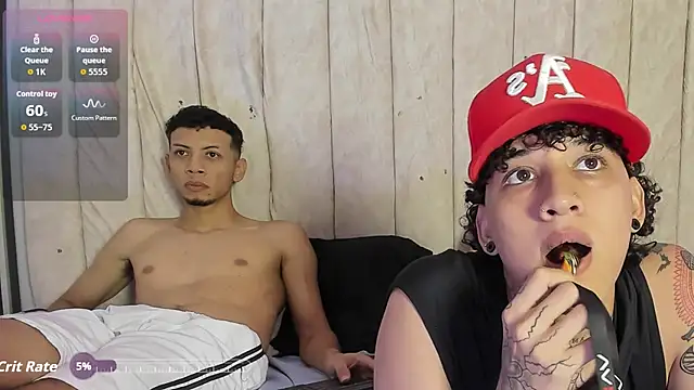 Snapshot of DustinandJordan chatting on 11/05/25, 04:43 DustinandJordan online show from 11/05/25, 04:43