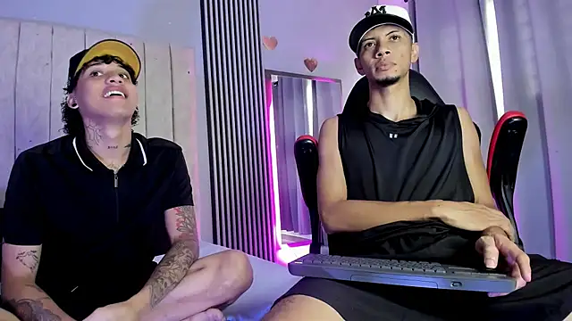 Snapshot of DustinandJordan chatting on 12/01/25, 03:46 DustinandJordan online show from 12/01/25, 03:46