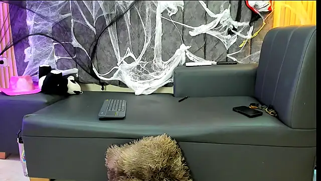 Snapshot of DustinandJordan chatting on 10/22/25, 05:18 DustinandJordan online show from 10/22/25, 05:18