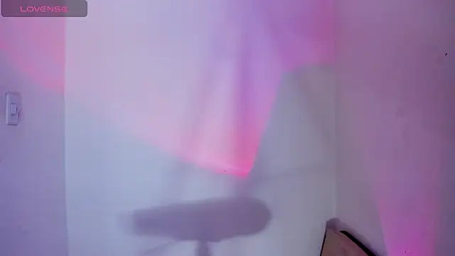 Snapshot of Viioleett_cum chatting on 02/16/26, 01:54 Viioleett cum online show from 02/16/26, 01:54