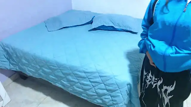 Snapshot of onixandghosty1 chatting on 11/27/25, 07:03 onixandghosty1 online show from 11/27/25, 07:03