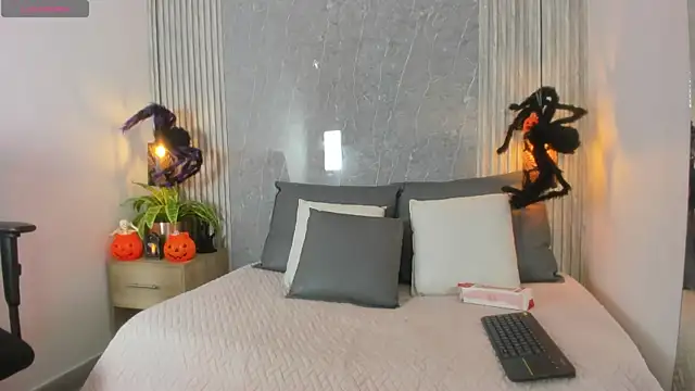 Snapshot of Dominic_Taylor_ chatting on 10/30/25, 03:16 Dominic Taylor online show from 10/30/25, 03:16