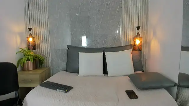 Snapshot of Dominic_Taylor_ chatting on 10/24/25, 03:27 Dominic Taylor online show from 10/24/25, 03:27