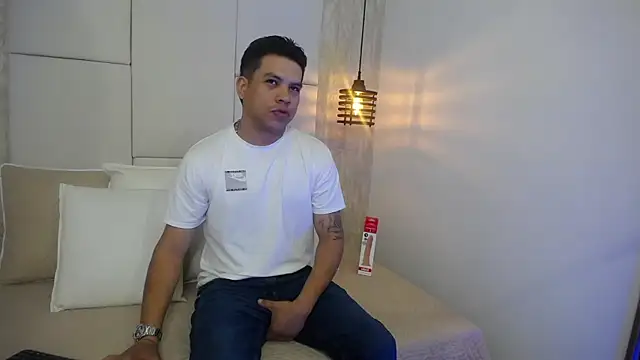 Snapshot of Dominic_Taylor_ chatting on 09/11/25, 11:54 Dominic Taylor online show from 09/11/25, 11:54