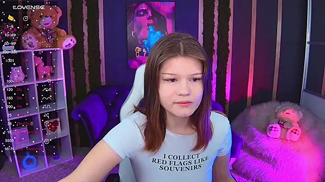 Snapshot of Lunamytrend chatting on 11/28/25, 06:13 Lunamytrend online show from 11/28/25, 06:13