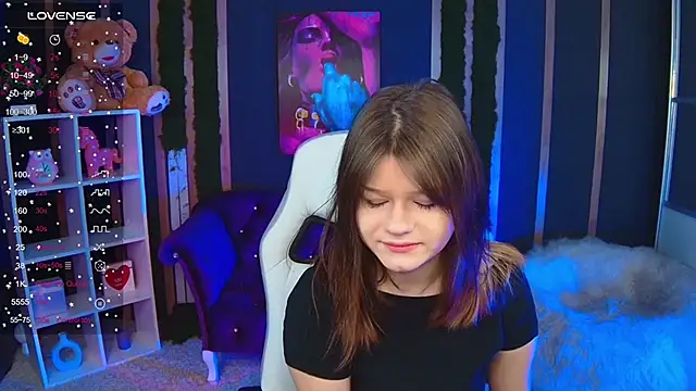 Snapshot of Lunamytrend chatting on 12/03/25, 06:14 Lunamytrend online show from 12/03/25, 06:14