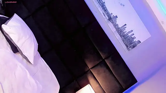 Ana Paaula23 online show from 11/11/25, 08:47