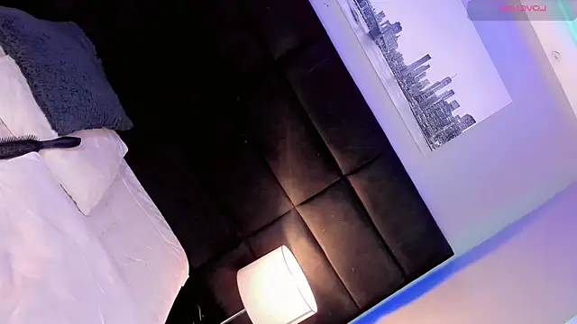 Ana Paaula23 online show from 10/27/25, 08:54