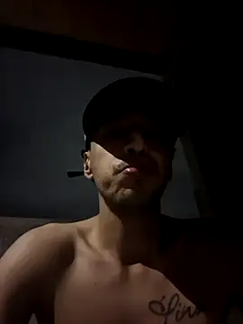 Santi2323xxX online show from 02/08/26, 03:26