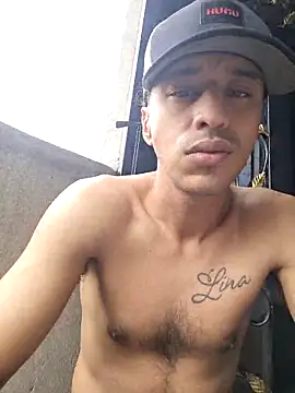 Santi2323xxX online show from 02/02/26, 04:39