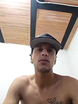 Snapshot of Santi2323xxX chatting on 05/03/26, 11:30 Santi2323xxX online show from 05/03/26, 11:30