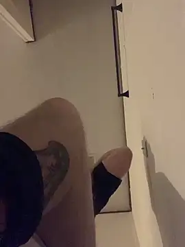 Snapshot of Allinside666 chatting on 04/14/26, 07:52 Allinside666 online show from 04/14/26, 07:52