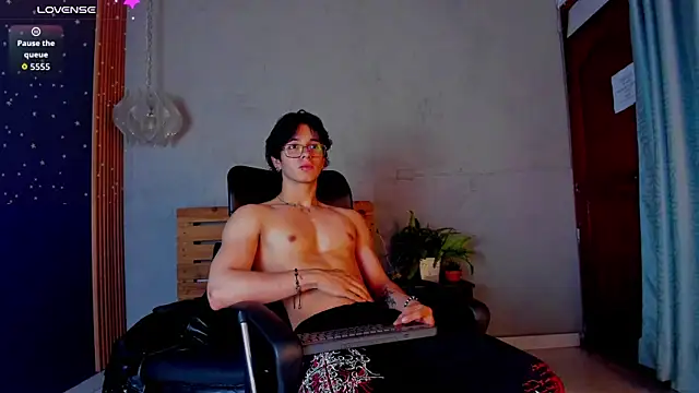 Markuss   online show from 09/19/25, 02:37