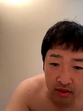 Snapshot of shin0689 chatting on 10/20/25, 09:48 shin0689 online show from 10/20/25, 09:48