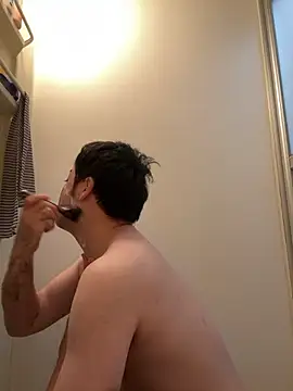 Snapshot of shin0689 chatting on 10/25/25, 12:43 shin0689 online show from 10/25/25, 12:43