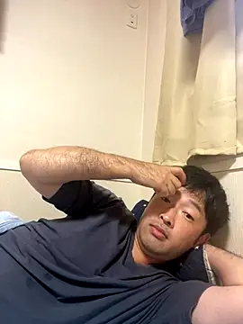 Snapshot of shin0689 chatting on 10/18/25, 09:28 shin0689 online show from 10/18/25, 09:28