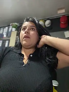 Snapshot of Tokio_Sakura chatting on 12/18/25, 09:51 Tokio Sakura online show from 12/18/25, 09:51