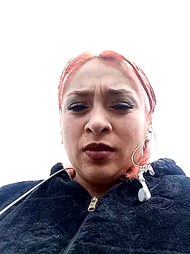 Snapshot of Mariana-94 chatting on 09/27/25, 02:12 Mariana-94 online show from 09/27/25, 02:12