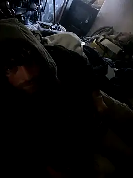 Snapshot of bearded_cross chatting on 12/05/25, 08:50 bearded cross online show from 12/05/25, 08:50