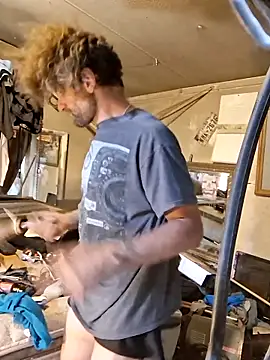 bearded cross online show from 04/07/26, 03:14