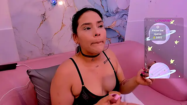 TIFFANY GLOW   online show from 11/12/25, 07:40