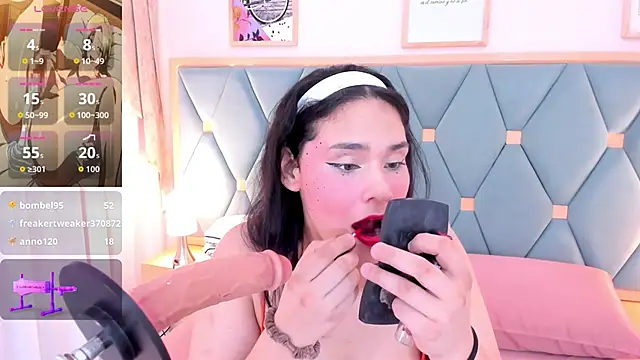 Snapshot of TIFFANY_GLOW__ chatting on 10/09/25, 09:59 TIFFANY GLOW online show from 10/09/25, 09:59
