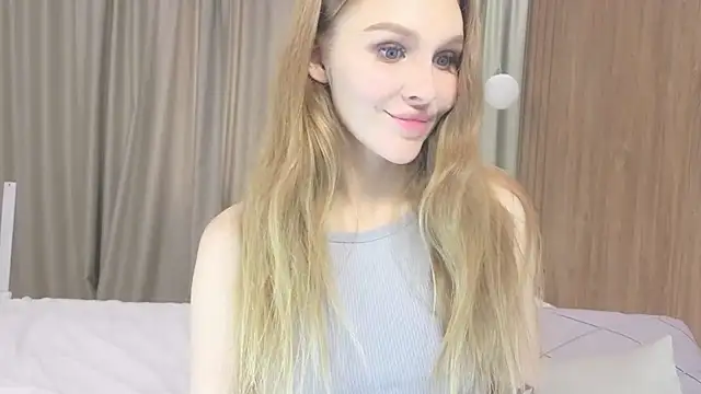 Snapshot of Brigitte_Bardot chatting on 10/07/25, 05:41 Brigitte Bardot online show from 10/07/25, 05:41