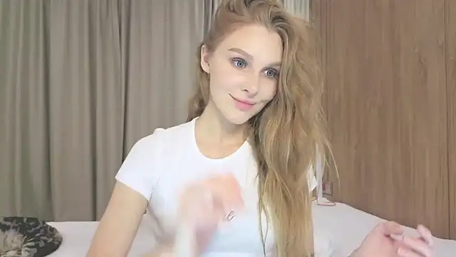 Snapshot of Brigitte_Bardot chatting on 09/22/25, 06:41 Brigitte Bardot online show from 09/22/25, 06:41