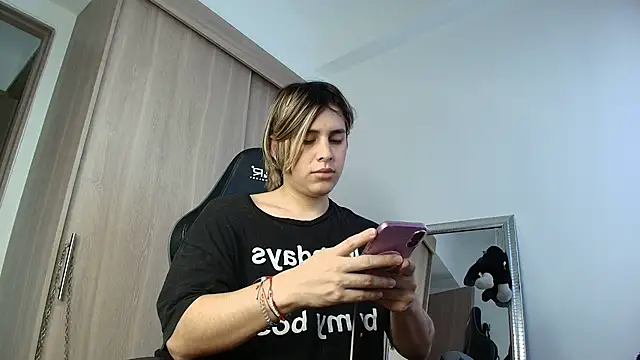 brunothompson3 online show from 09/15/25, 10:32