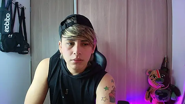 brunothompson3 online show from 09/25/25, 11:22