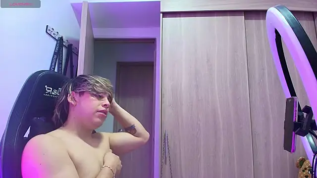 brunothompson3 online show from 10/10/25, 01:39