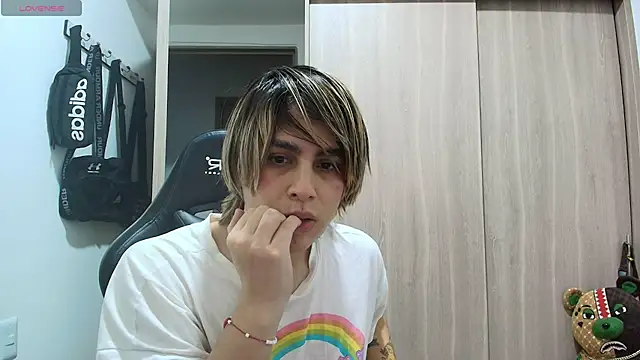 brunothompson3 online show from 10/11/25, 10:05