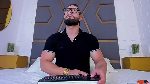 massimofiore  online show from 09/30/25, 03:34