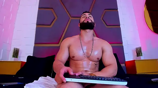 massimofiore  online show from 10/25/25, 03:38