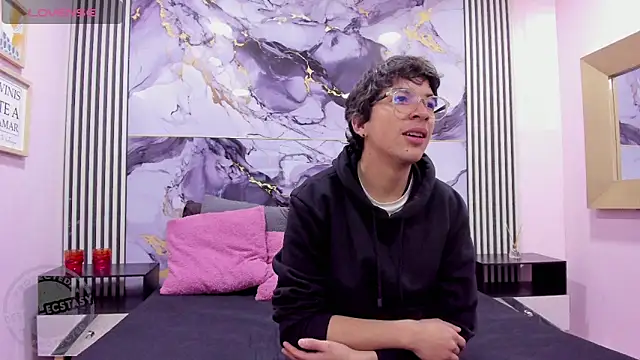 Desire Ecstasy online show from 11/05/25, 01:14