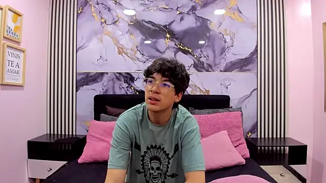 Snapshot of Desire_Ecstasy chatting on 02/04/26, 03:12 Desire Ecstasy online show from 02/04/26, 03:12