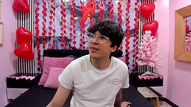 Snapshot of Desire_Ecstasy chatting on 02/11/26, 03:06 Desire Ecstasy online show from 02/11/26, 03:06