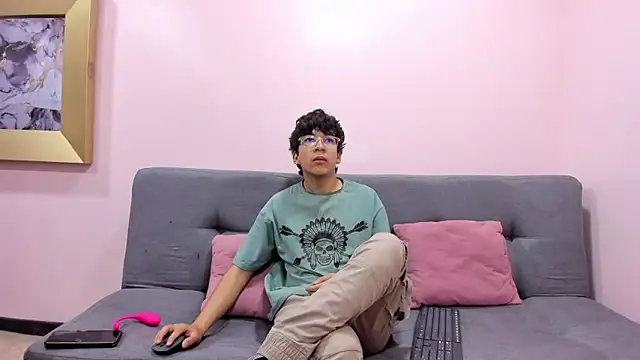 Snapshot of Desire_Ecstasy chatting on 02/06/26, 03:13 Desire Ecstasy online show from 02/06/26, 03:13