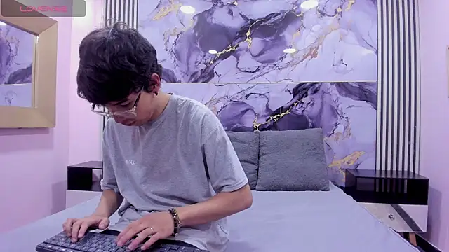 Desire Ecstasy online show from 10/22/25, 01:32